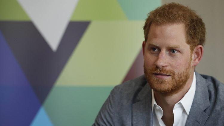 Ist er über das Ziel hinausgeschossen? Prinz Harry beim YMCA in London.
