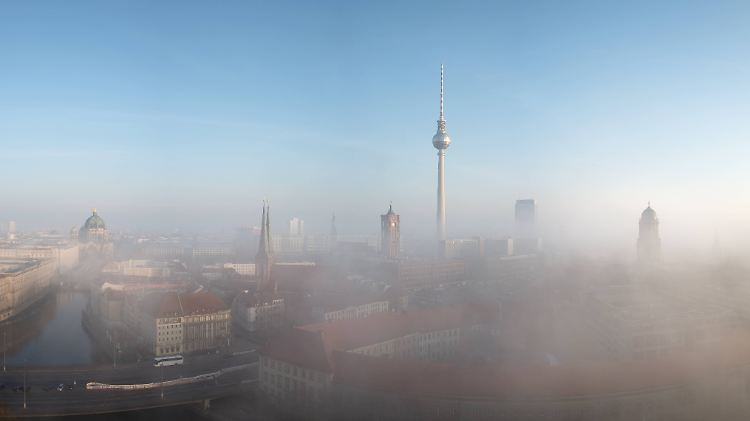 Das Grundgesetz erlaubt "Vergesellschaftungen". In Berlin will eine Initiative, dass große Wohnungsunternehmen enteignet werden.