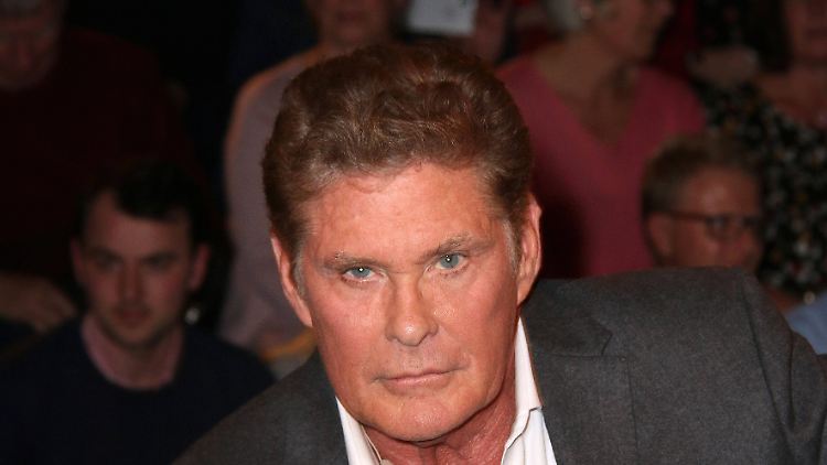 Mit 66 Jahren ein Bett im Kornfeld. Oder so ähnlich. Aber The Hoff kann einfach alles.