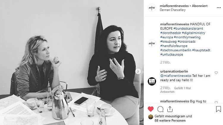 Leidenschaft für die Sache: Künstlerin und Politikerin bei der Arbeit.