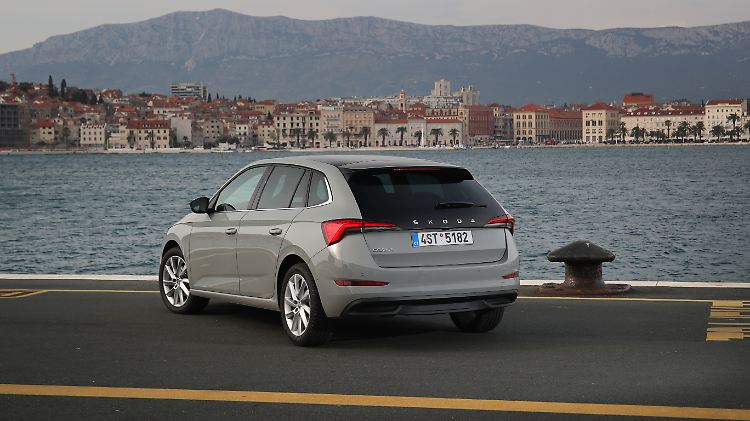 Mit 4,30 Meter Länge sucht der Skoda Skala sein Publikum klar bei Kompaktwagenkäufern.
