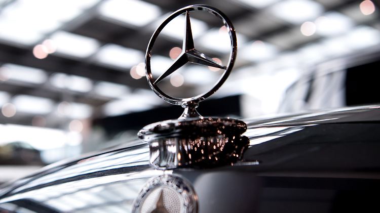 Mehr als 200.000 Mercedes-Fahrzeuge in Deutschland haben eine neue Programmversion erhalten.