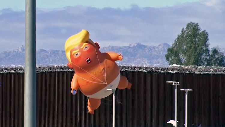 TrumpBallonMauer.jpg