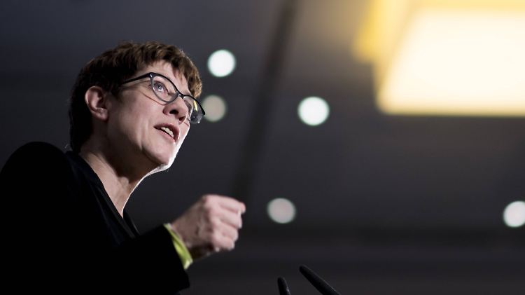 Die Zustimmungswerte von Annegret Kramp-Karrenbauer steigen wieder.