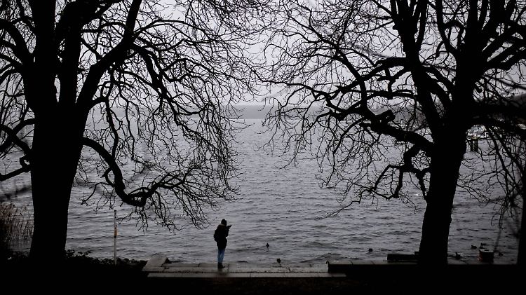 Weltweit leiden nach Angaben der WHO mehr als 300
Millionen Menschen an Depressionen. Nun wird auch Ketamin zur Behandlung eingesetzt - bisher in den USA, vielleicht bald auch in der EU.