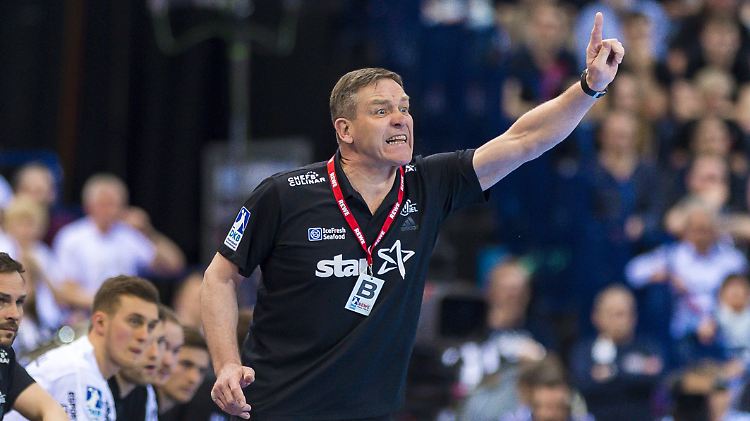 Der Kieler Trainer Alfred Gislason trifft im Finale des DHB-Pokals auf alte Bekannte.