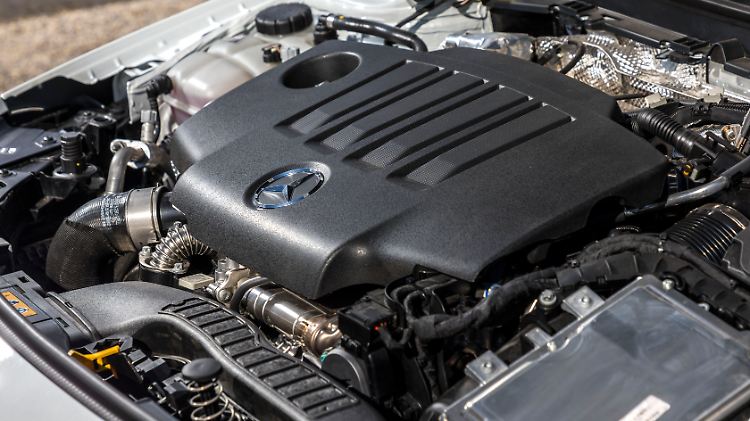 Der 220 d trägt mit dem 2.0 Liter Diesel das überzeugendste Triebwerk unter der Haube.