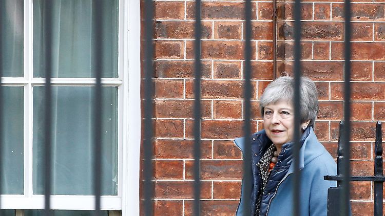 May verlässt Downing Street Nummer 10.