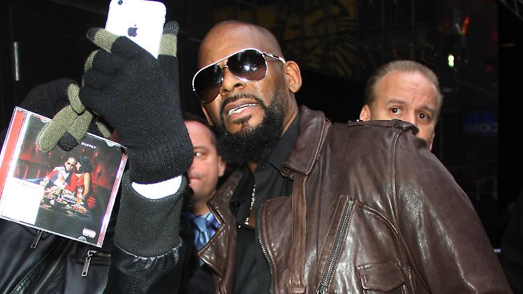 Ein paar Fans hat R. Kelly offenbar noch, allerdings nicht mehr allzu viele. 