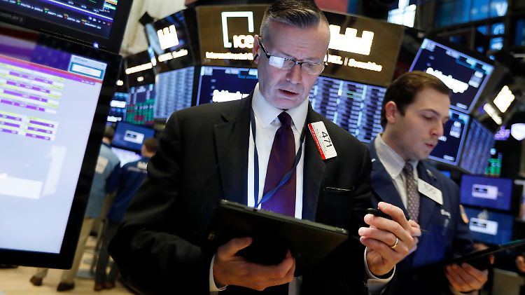 Ein wenig Erholung nach den Tagestiefs: An der Wall Street geht es zu Wochenbeginn nicht fiebrig zu. 