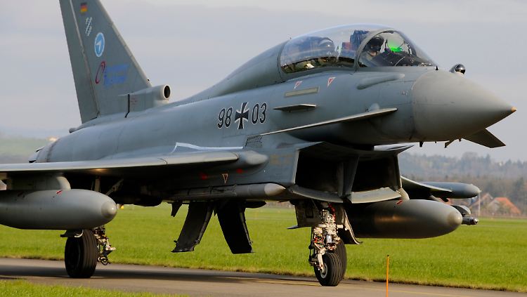 Neue Eurofighter-Erprobung in der Schweiz: Bei der Tiger-Nachfolger-Evaluierung 2012 kamen zweisitzige Trainer der Bundeswehr zum Einsatz.