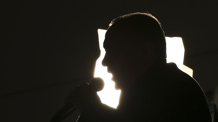 "Es ist zu Diebstahl an den Wahlurnen gekommen", sagt Erdogan. 