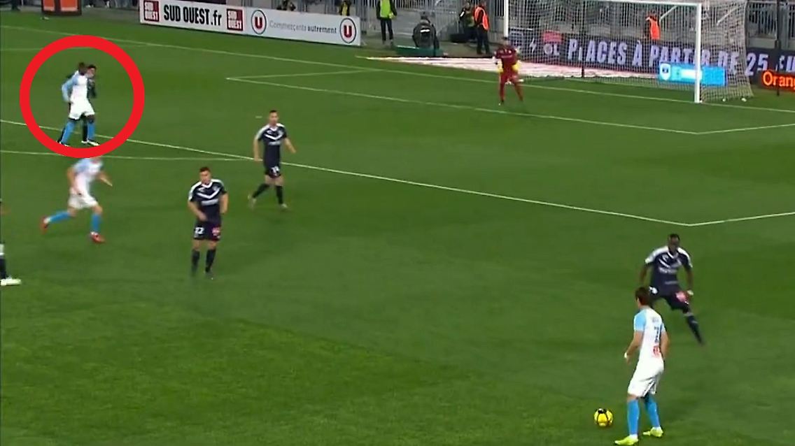 BalotelliNasenbruchKreis.jpg