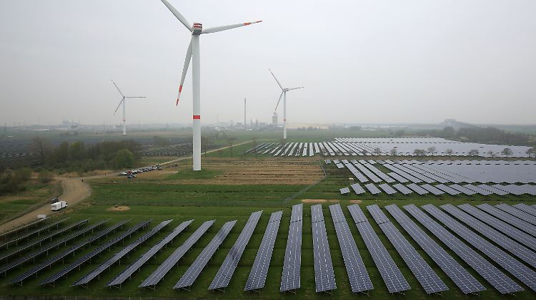Bis 2050 könnten Solar- und Windenergie 86 Prozent des weltweiten Bedarfs decken, so die Irena-Experten.