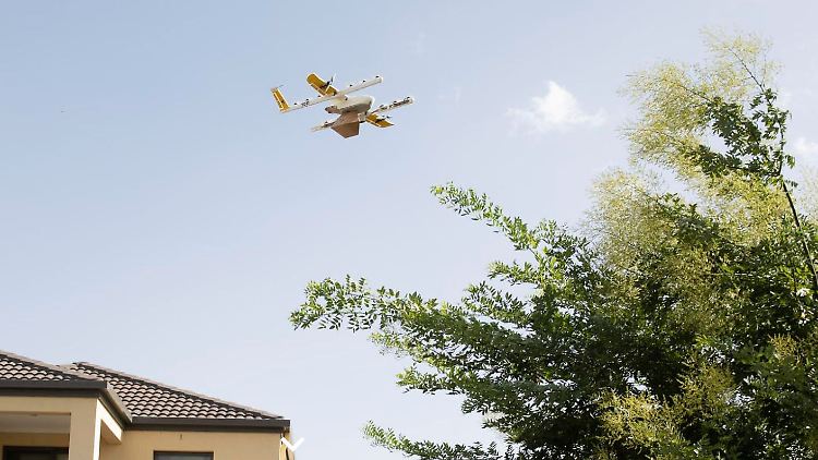 Ein Paketbote, der gar nicht klingelt: Wing-Drohnen sollen die bestellte Waren vor der Haustür abwerfen.