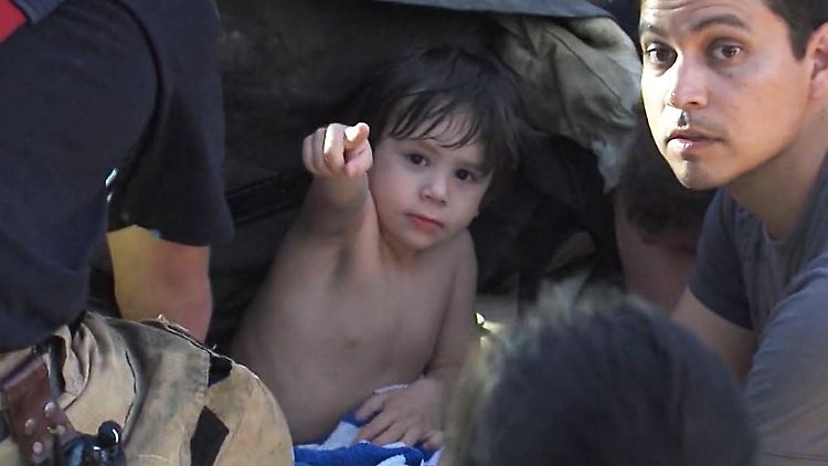 Pool Rettung Junge.JPG