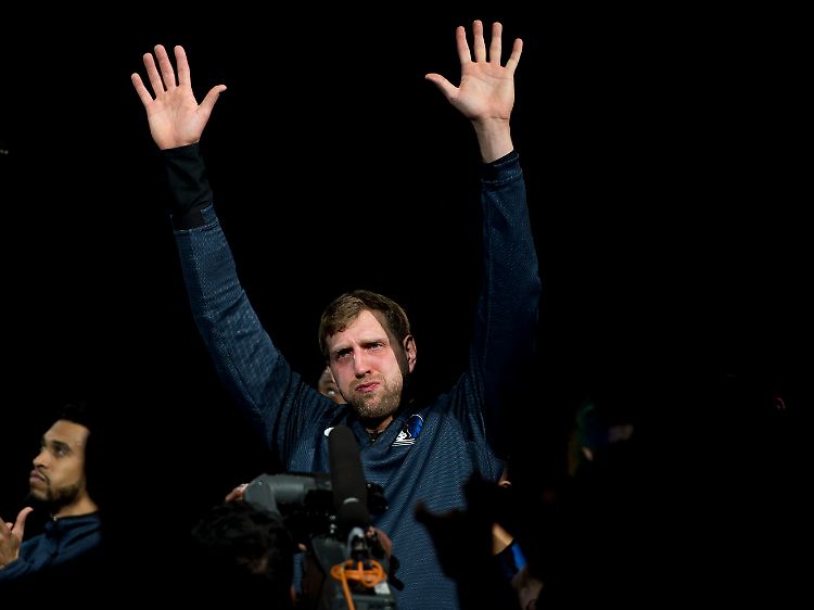 Emotionaler Abschied: Im April beendete Nowitzki nach 21 Jahren seine Profikarriere in der NBA.