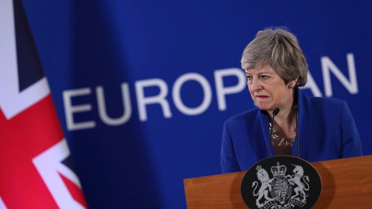 Theresa May muss die lange Verschiebung des Brexits heute vor dem Unterhaus erklären.