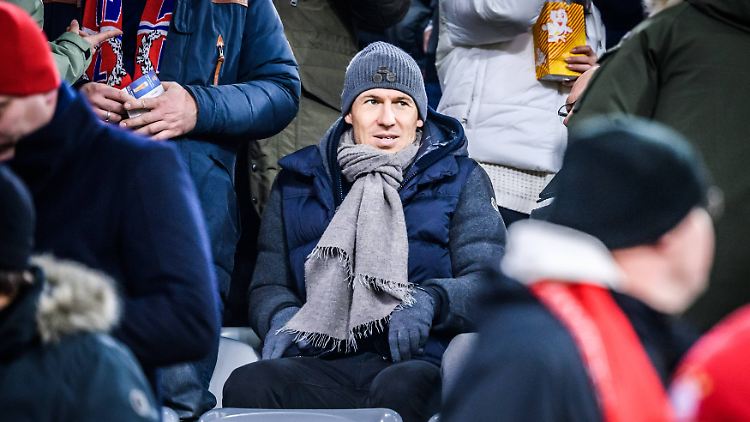 Schon seit Langem hat Robben nur noch auf der Tribüne seinen Platz.