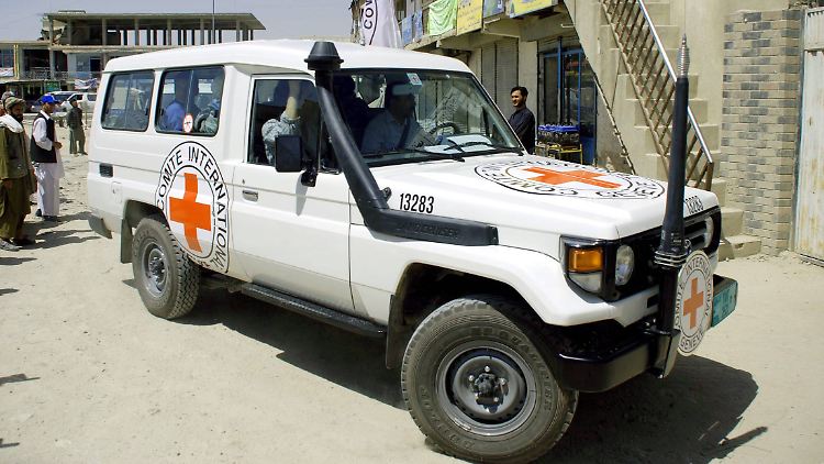 Um ihre Mitarbeiter zu schützen, stellt das Rote Kreuz seine Arbeit in Afghanistan ein.