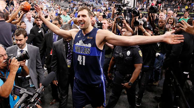 Nowitzki spielte in seiner langen NBA-Karriere zusammengerechnet fast 40 Tage am Stück. 