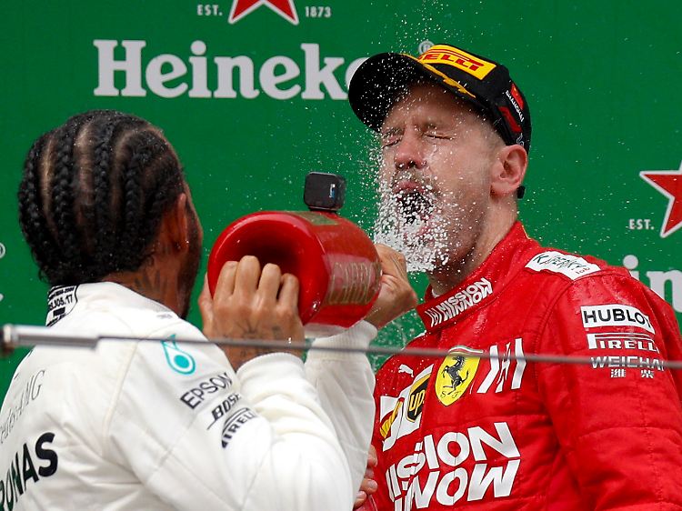 Sebastian Vettel schaffte es in China zwar aufs Podium. Richtig schmecken tat ihm der Champagner aber trotzdem nicht.