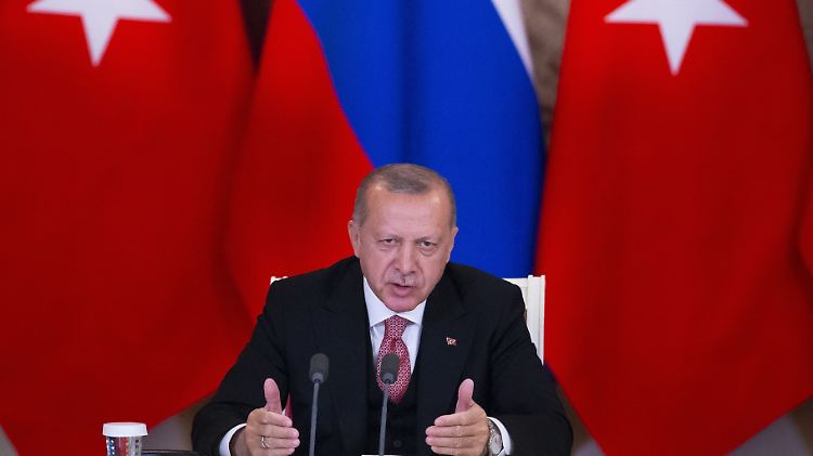 Präsident Recep Tayyip Erdogan bei einer Pressekonferenz in Russland.