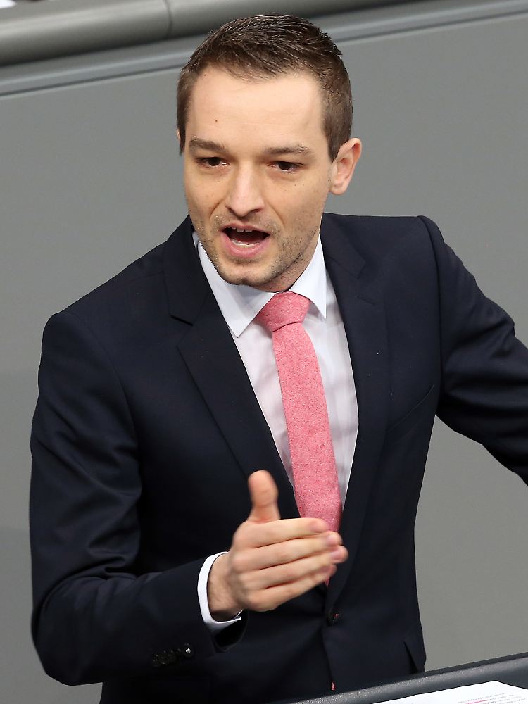 FDP-Politiker Benjamin Strasser fordert den Bund zum Handeln auf.