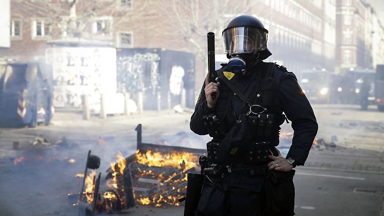 Die Polizei in Kopenhagen holte Verstärkung aus der umliegenden Provinz, da die Beamten vor Ort nicht ausreichten. 