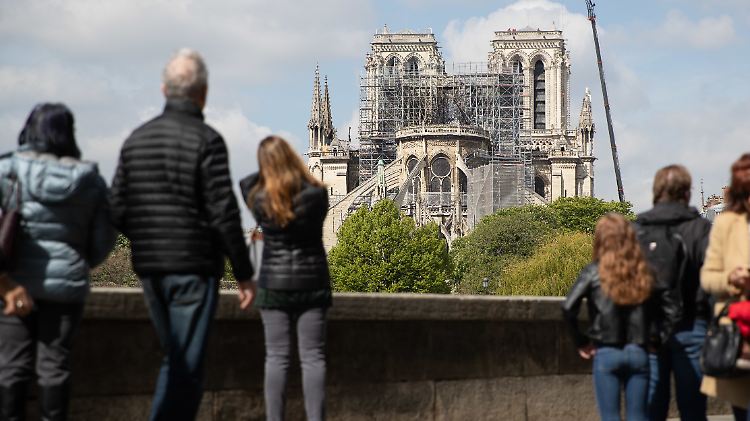 Aus der ganzen Welt erreichen Frankreich Spenden für den Wiederaufbau von Notre-Dame.