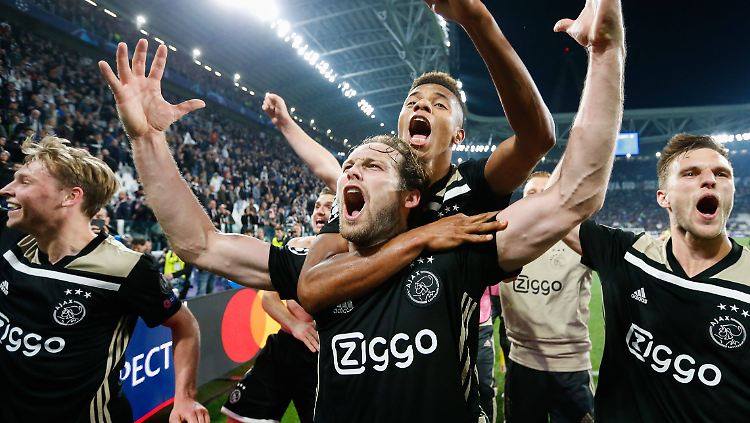 Grenzenlose Freude: Ajax zieht nach 22 Jahren erstmals wieder in ein Halbfinale der Champions League ein.