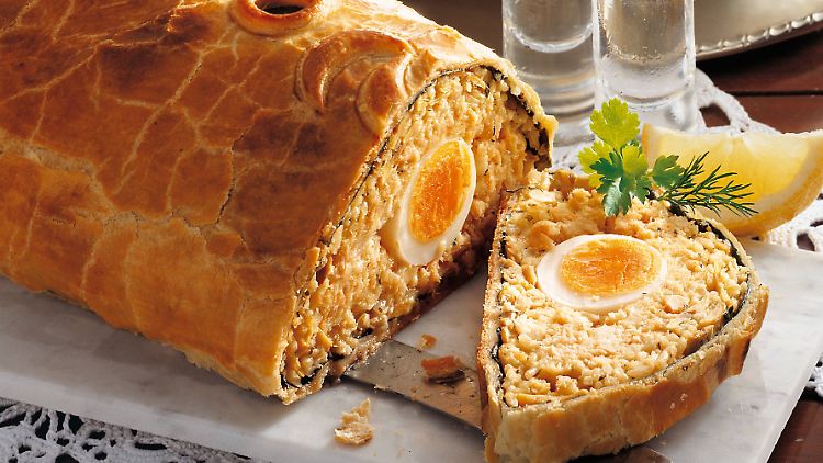 Die Kulebjaka hier mit Ei - passend zum Osterfest.
