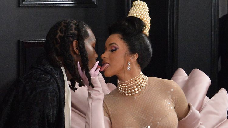 Wenn das mal keine Zuneigung ist: Offset und Cardi B im Februar bei den Grammys.