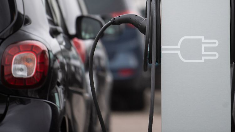 Die Kaufprämie in Höhe von 4000 Euro für E-Autos wurde 2016 befristet für drei Jahre eingeführt. 