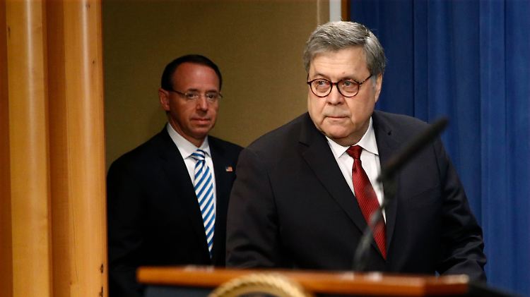 Justizminister William Barr (rechts) und sein Vize Rod Rosenstein bewerten das Vorgehen von US-Präsident Donald Trump teilweise anders als Sonderermittler Robert Mueller.