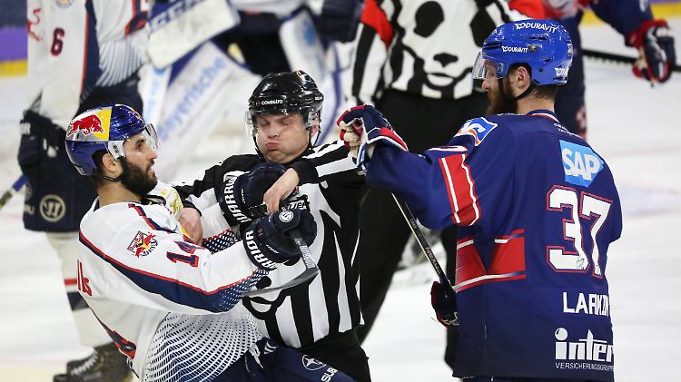 Kampf bis zum Schluss: Spiel eins der DEL-Finalserie lieferte einen Vorgeschmack, wie eng diese Serie der beiden besten Teams der Saison verlaufen könnte.