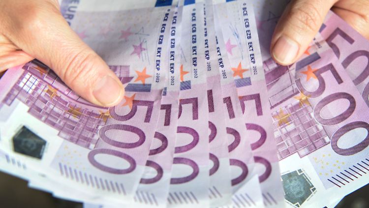 Einen Run auf den größten Euro-Schein in den letzten Wochen vor dem Ausgabestopp kann die deutsche Notenbank nicht feststellen. 