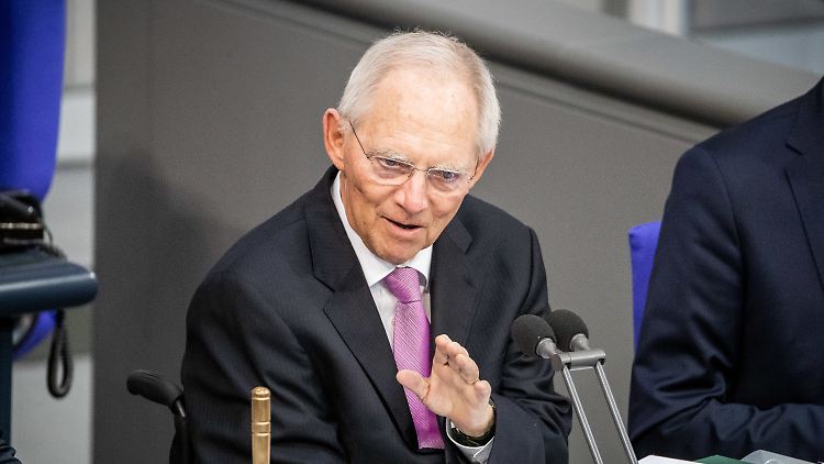 Schäuble muss in jeder Sitzungswoche des Parlaments mit einem neuen AfD-Kandidaten rechnen.