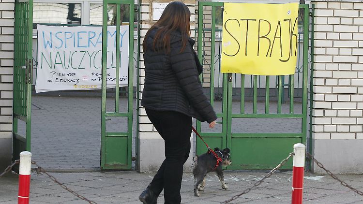 Notfalls fällt das Abitur aus: In Polen sind viele Schulen seit zwei Wochen dicht.