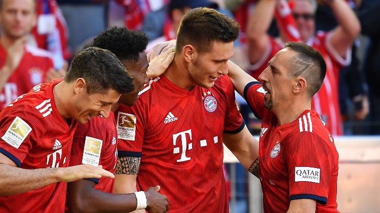Niklas Süle trifft - der FC Bayern freut sich über den Meisterkampf.