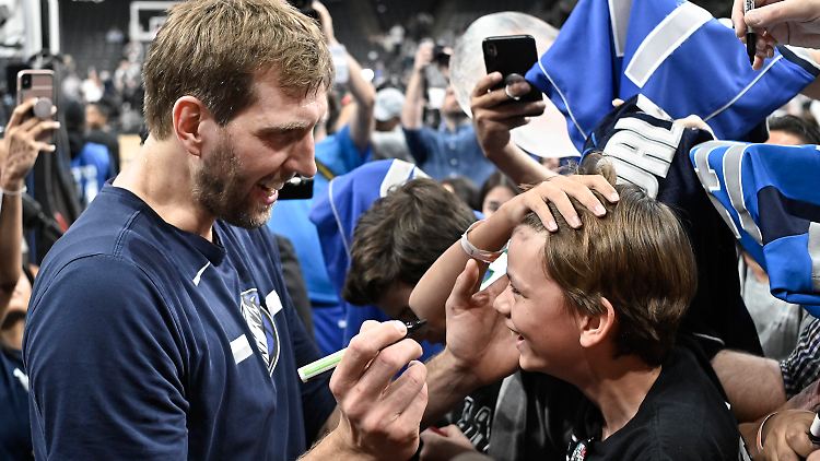 "Dies ist kein Abschied", betont Nowitzki, sondern ein Dankeschön.
