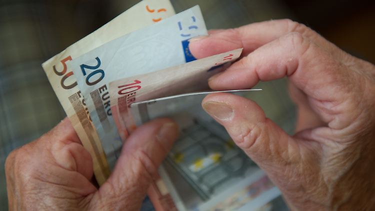 Rund 4,4 Millionen Rentner und Rentner-Ehepaare zahlten zuletzt Einkommensteuer.