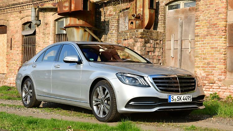 Unter der Haube des S 450 4Matic arbeitet ein geschmeidiger Reihensechszylinder.