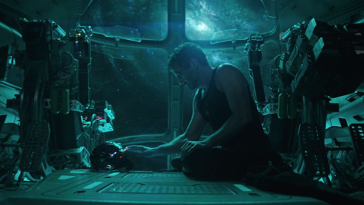 Robert Downey Jr. überzeugt als gebrochener Held.