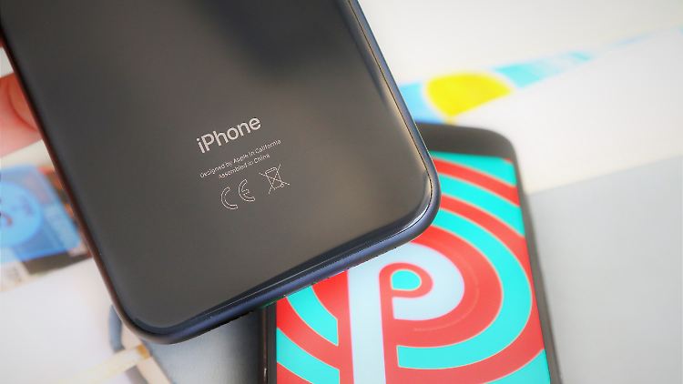 iPhones bekommen deutlich länger Updates als viele Android-Handys. 