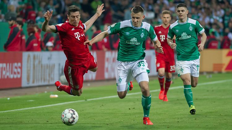 Robert Lewandowski erlebte mit seinem FC Bayern keine Bruchlandung, sondern segelte ins Finale des DFB-Pokals.