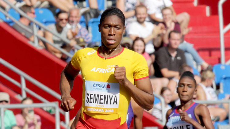 Die südafrikanische Leichtathletin Caster Semenya löste durch ihre Erfolge die Kontroverse aus. 