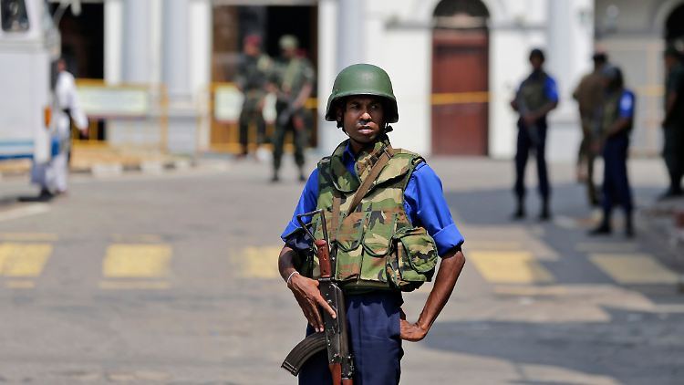 Die Suche nach den Hintermännern der Terrorangriffe läuft in Sri Lanka auf Hochtouren.