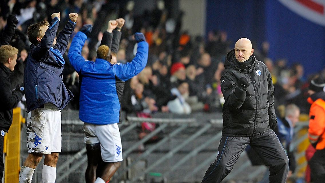 Tanz an der Seitenlinien: Kopenhagens Coach Staale Solbakken feiert den Achtelfinal-Einzug.