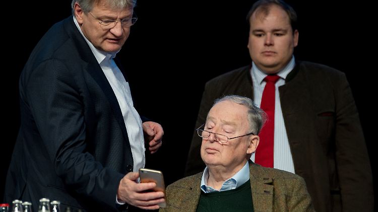 Sind fleißig beim Posten auf Facebook: Die AfD veröffentlicht so viele Beiträge wie keine andere deutsche Partei.